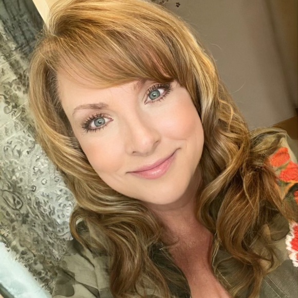 Meet your Posher, Elisha - Picture 1 of 1